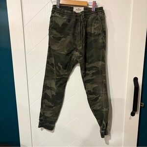 Hollister‎ Men's Green Camouflage Joggers